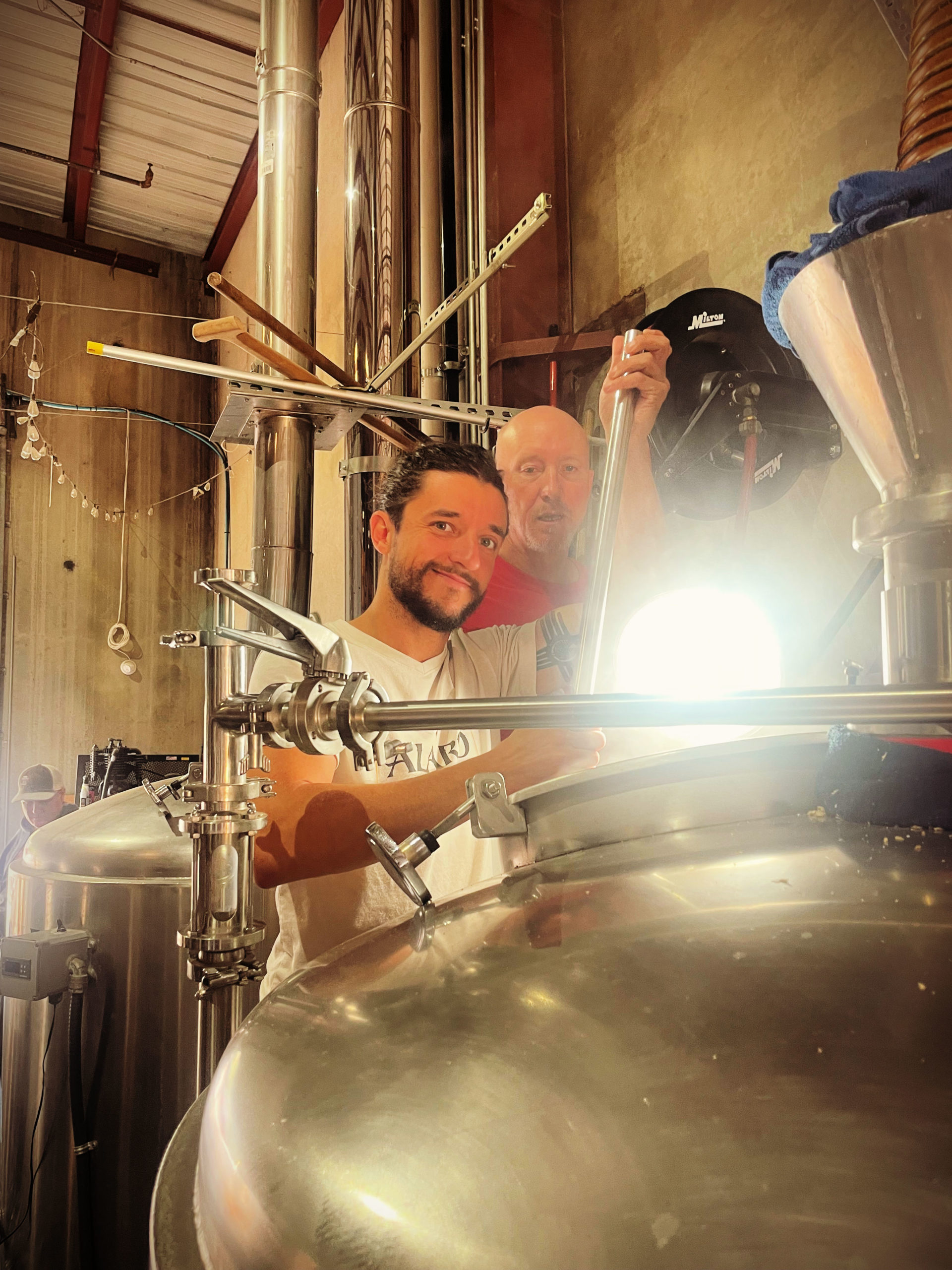 What is the difference between Kölsch and Altbier? Alaro Craft Brewery